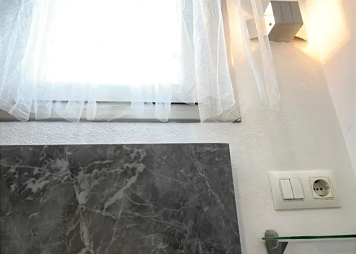 Piso Aconildevacaciones Aire Y Wifi, Aparcamiento P A 1 Minuto Apartment *